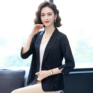 仿真絲印花西裝領(lǐng)上衣2023夏季新款中年媽媽裝寬松大碼薄款西服